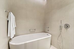 Brand New Stylish Unit near Circle Mall
