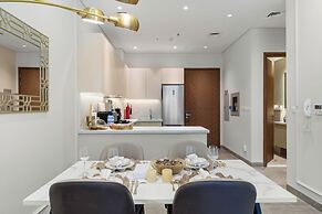 Brand New Stylish Unit near Circle Mall