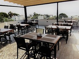 Anar Hotel