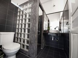 Emeraldgems Premium Residence