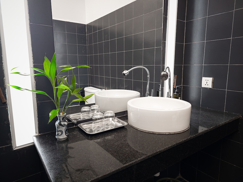 Emeraldgems Premium Residence