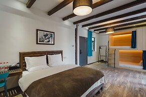 Lijiang Desti Youth Park Hostel