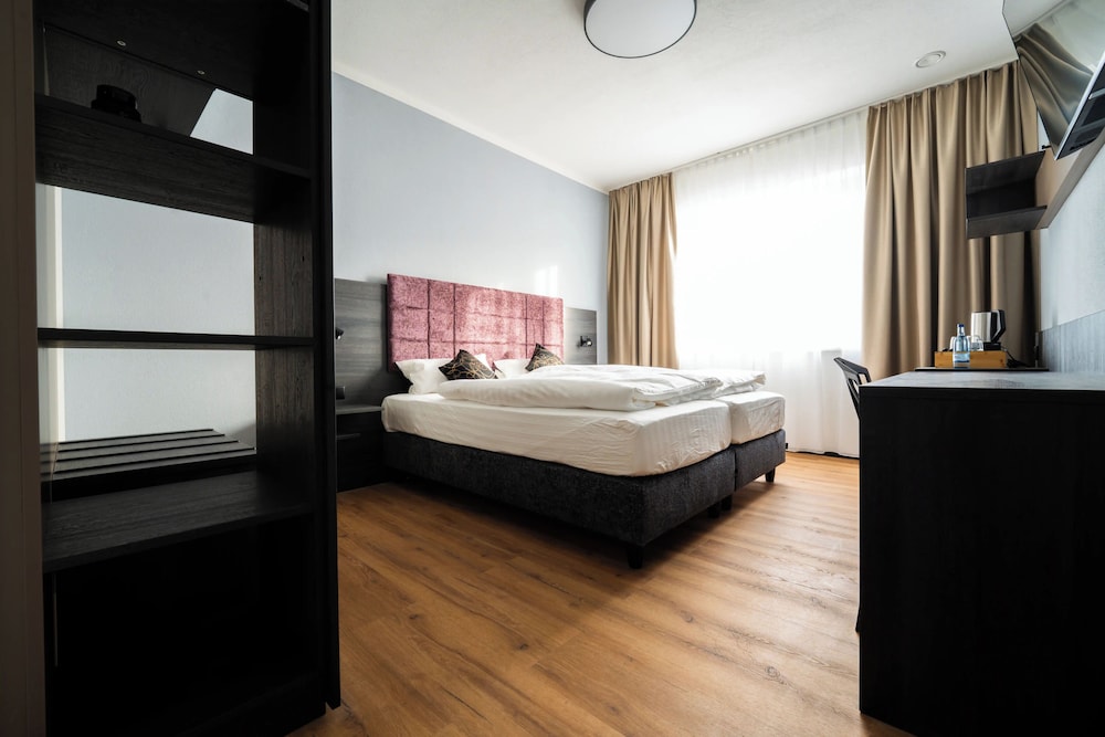 PEN Smart Hotel
