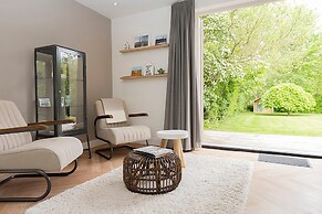 Nice, Modern Furnished Holiday Home