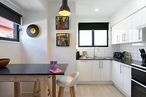 Sophisticated 2-bed Home With Alfresco Dining