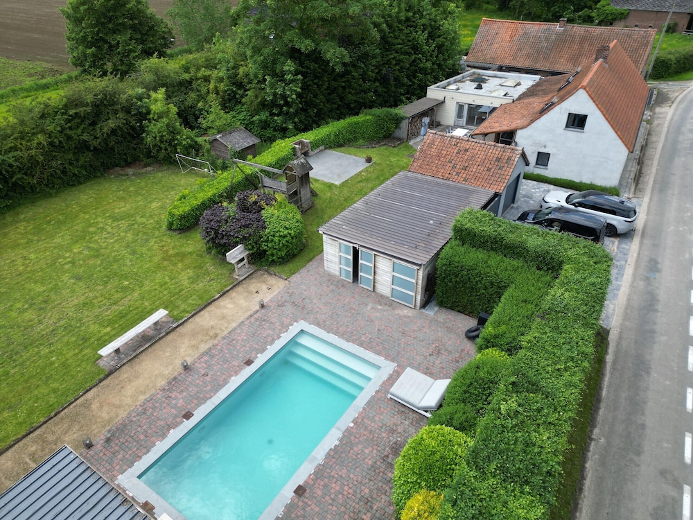 Holiday Home With Pool and Large Garden