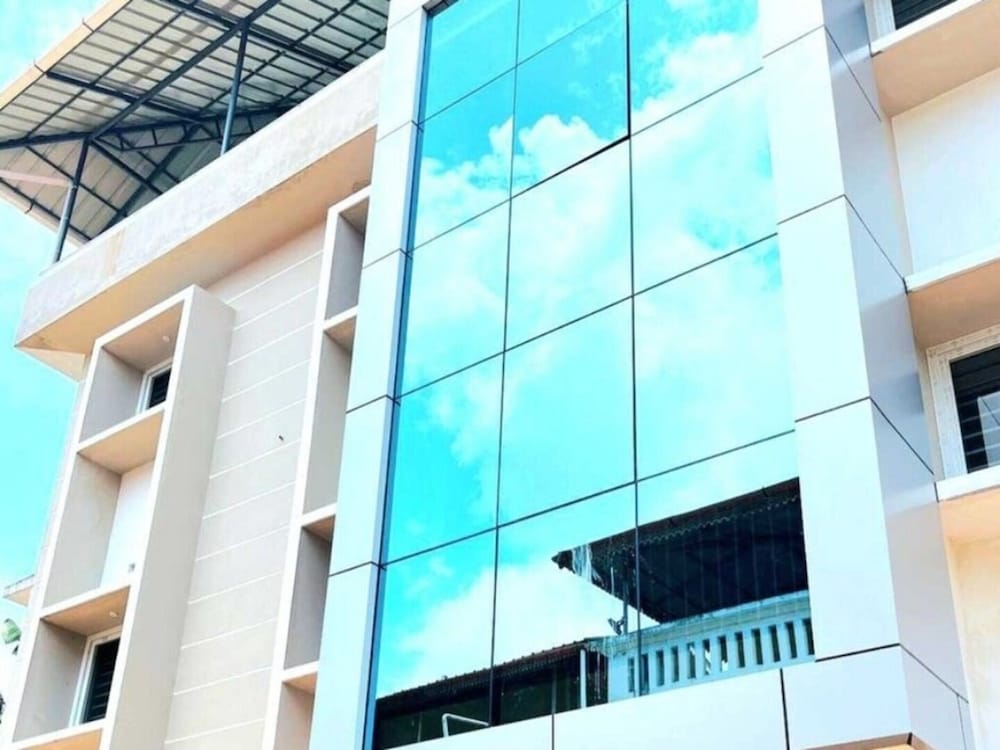 Collection O Aluva Kinfra Hi-tech Park