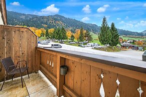 Ski-in/ski-out Brunner Apartment Top 2