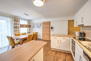 Ski-in/ski-out Brunner Apartment Top 2