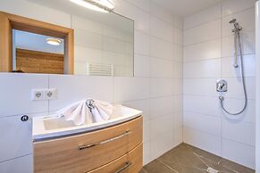 Ski-in/ski-out Brunner Apartment Top 2