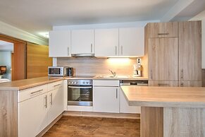 Ski-in/ski-out Brunner Apartment Top 2