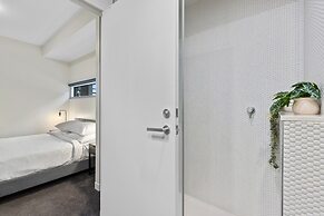 Fitzroy North 1-bed With Balcony by Edinburgh Park