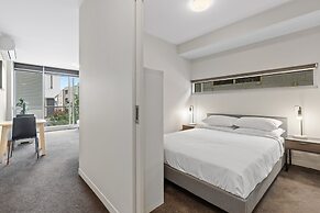 Fitzroy North 1-bed With Balcony by Edinburgh Park