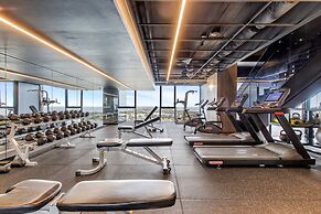 Modern 1-bed in Hip Southbank With Pool & Gym