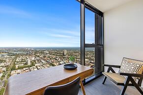Modern 1-bed in Hip Southbank With Pool & Gym
