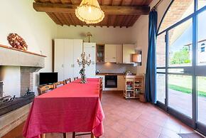 Apartment in Laterina With Shared Pool