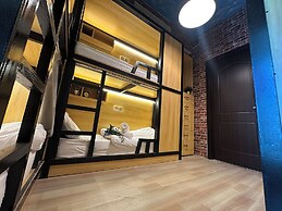 Luxury Hostel Bedspace in Downtown