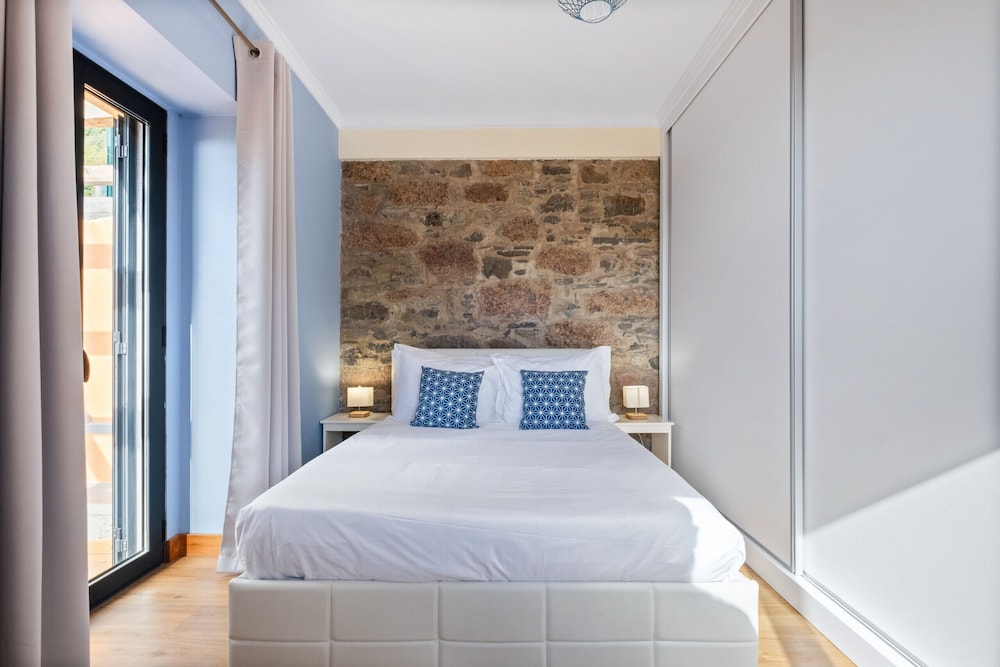 Quinta do Checa by Homie