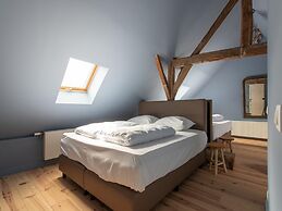 Spacious Holiday Home With Sunny Terrace
