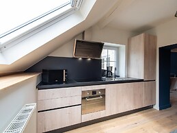 Spacious Holiday Home With Sunny Terrace