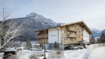 Sunny Vacation Apartment Near Glacier