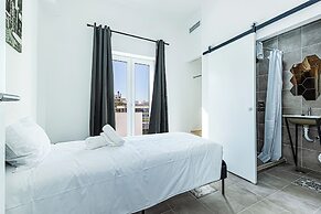 Arbutus Bed & Bar