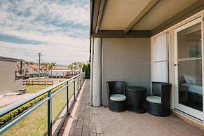 The Black Dolphin Motel