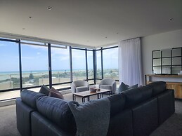 U Suites at The Links