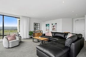 U Suites at The Links