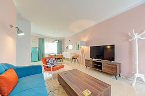 Colourful Spacious Maisonette with Yard
