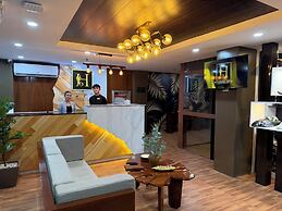Hollywood Hotel Puerto Princesa