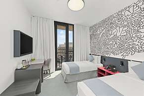 Nest Hotel, Aljada