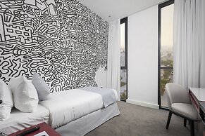 Nest Hotel, Aljada
