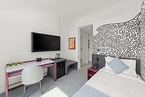 Nest Hotel, Aljada