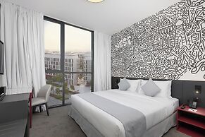 Nest Hotel, Aljada