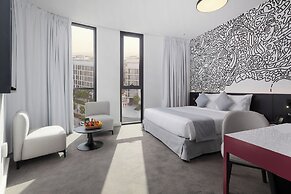 Nest Hotel, Aljada