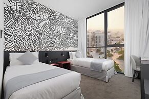 Nest Hotel, Aljada