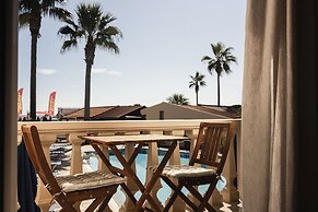 Manthos Beachfront Apartments