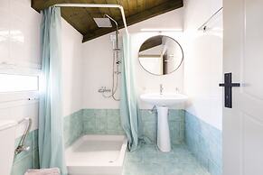 Manthos Beachfront Apartments