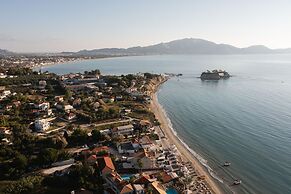 Manthos Beachfront Apartments