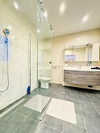 Cozy 7BR Villa Near Blumengarten