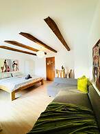 Cozy 7BR Villa Near Blumengarten