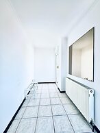 Cozy 7BR Villa Near Blumengarten