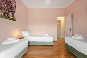 Sunny Cozy 3bd apt Just a min Away to Acropolis