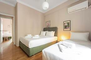 Sunny Cozy 3bd apt Just a min Away to Acropolis