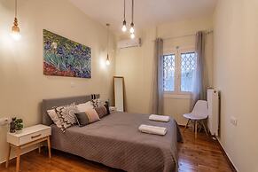 Prime 2BR Apartment Next to Kallimarmaro Stadium