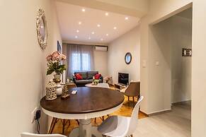 Prime 2BR Apartment Next to Kallimarmaro Stadium