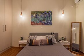 Prime 2BR Apartment Next to Kallimarmaro Stadium