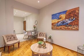 Prime 2BR Apartment Next to Kallimarmaro Stadium