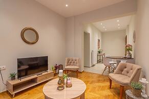 Prime 2BR Apartment Next to Kallimarmaro Stadium